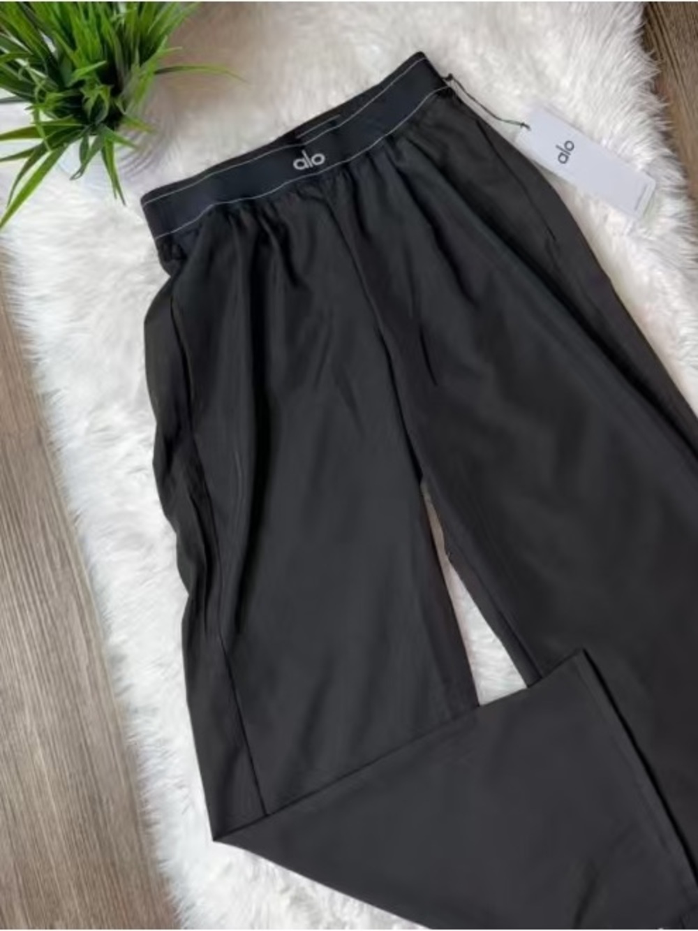 ALO Yoga Black Wide-Leg Lounge Pants - Picture 2 of 4